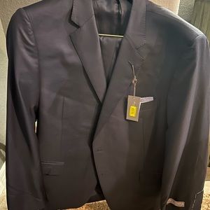 Daniel Cremieux, 46R 41W, navy blue, men's suit